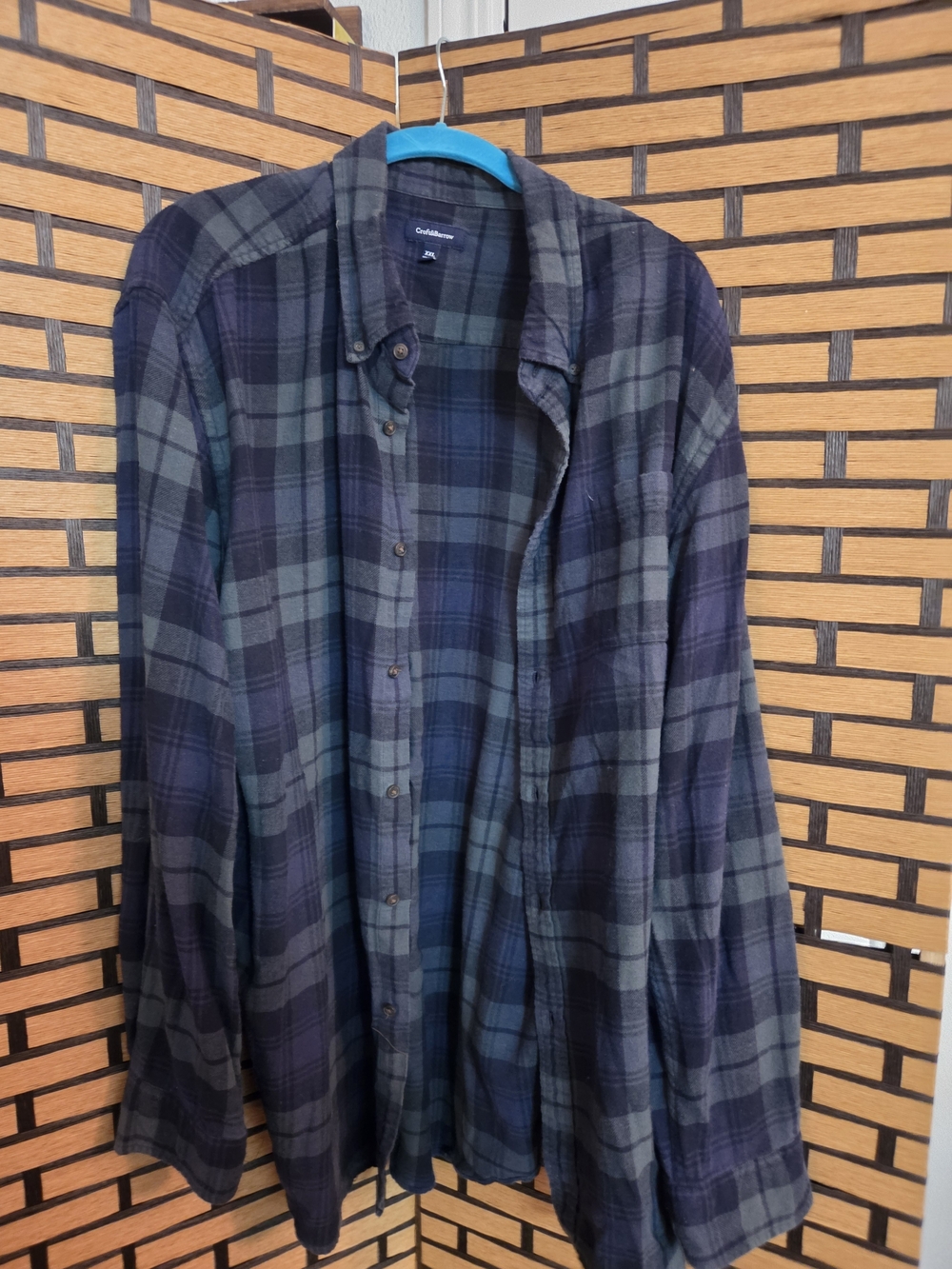 croft & barrow Men's Navy and Green Plaid Button-Down Shirt